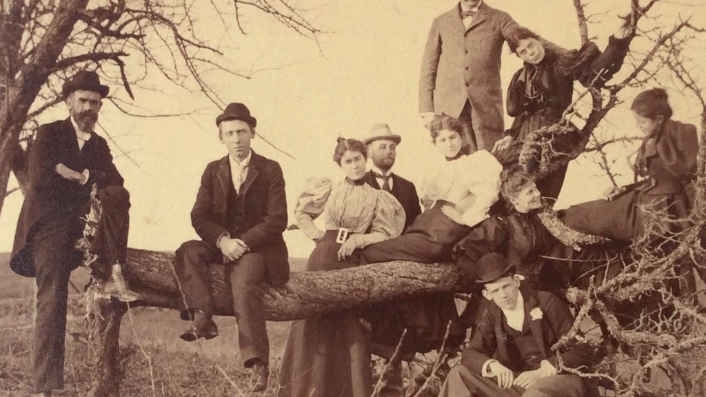 quaker men and women